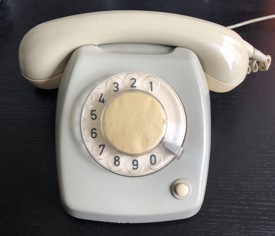 Analoge telefoon model T65, ontwerp uit 1965, gebouwd midden jaren '80